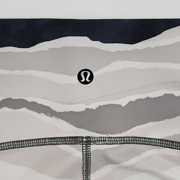 Lululemon True Self Crop Legging Bleacher Stripe Taupe Black 20" Inseam Size 4 - Picture 5 of 15